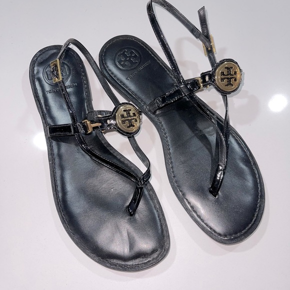 Tory Burch Ali Thong Sandals Black Patent Leather Gold Logo Size 9 - Picture 3 of 5